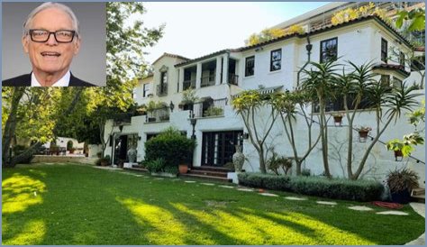 Unraveling The Truth Behind Richard Chamberlain's Marital Status